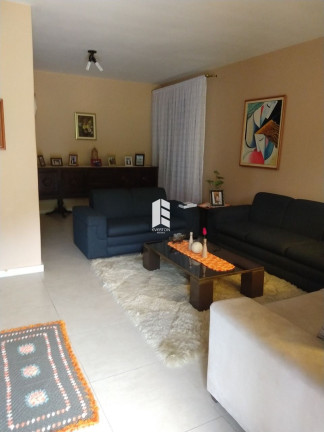 Imagem Casa com 5 Quartos à Venda, 200 m² em Nossa Senhora De Lourdes - Santa Maria Imagem Casa com 5 Quartos à Venda, 200 m² em Nossa Senhora De Lourdes - Santa Maria