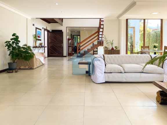 Imagem Casa com 7 Quartos à Venda, 854 m² em Porto Bracuhy - Angra Dos Reis