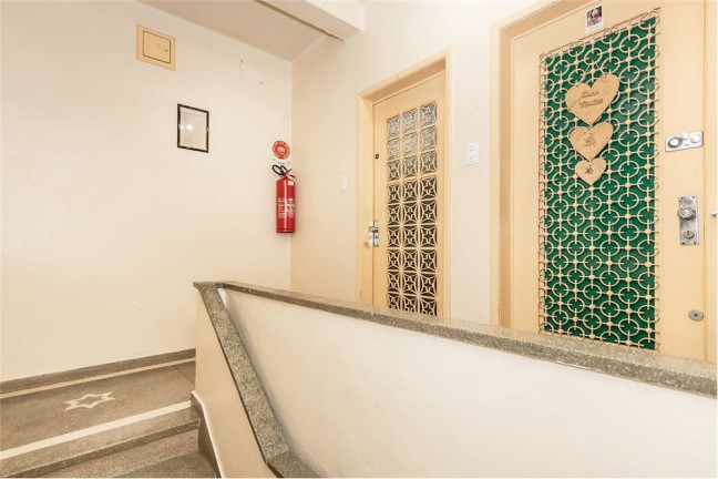 Imagem Imóvel com 3 Quartos à Venda, em Menino Deus - Porto Alegre Imagem Imóvel com 3 Quartos à Venda, em Menino Deus - Porto Alegre
