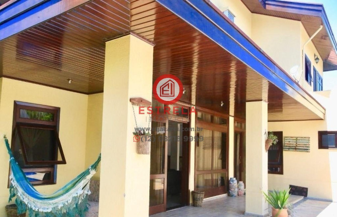 Casa com 4 Quartos à Venda, 350 m² em Jardim Califórnia - Jacareí
