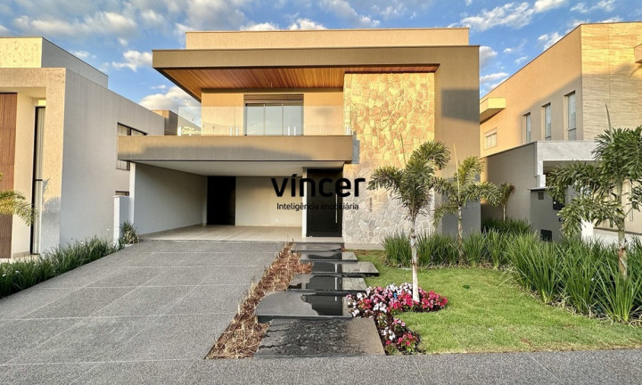 Casa com 4 Quartos à Venda, 376 m² em Jardins Verona - Goiânia