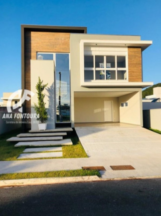 Imagem Casa com 4 Quartos à Venda, 286 m² em Santa Regina - Camboriú