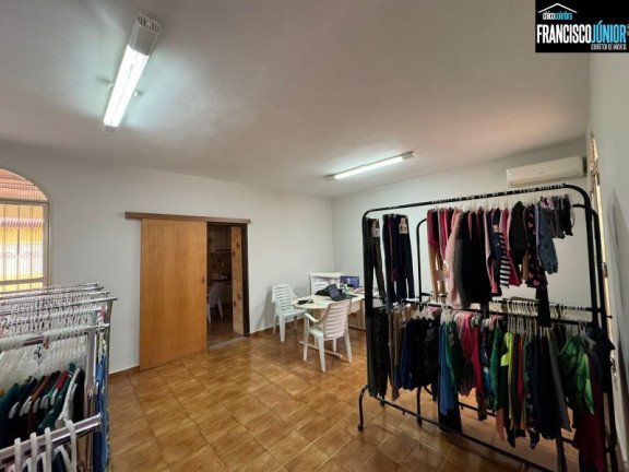 Casa com 3 Quartos à Venda, 450 m² em Setor Coimbra - Goiânia
