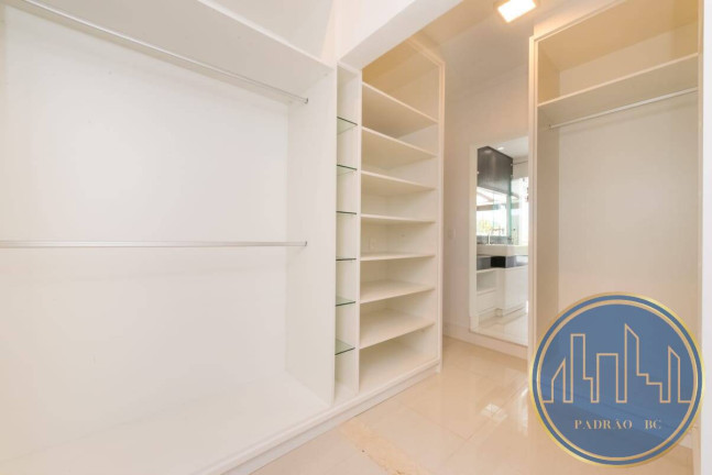 Imagem Casa com 3 Quartos para Temporada, 350 m² em Praia Das Taquaras - Balneário Camboriú Imagem Casa com 3 Quartos para Temporada, 350 m² em Praia Das Taquaras - Balneário Camboriú