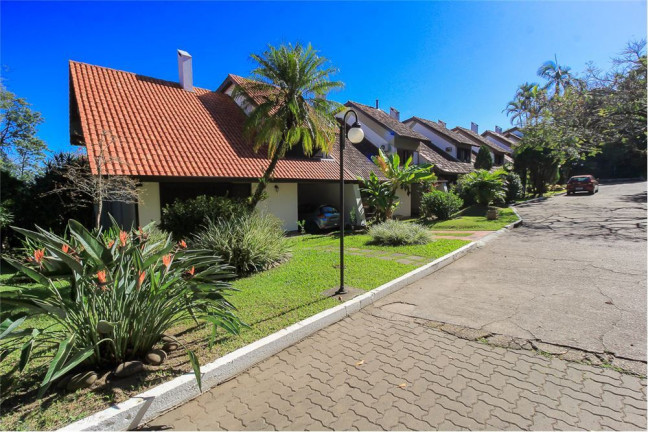 Imagem Casa de Condomínio com 3 Quartos à Venda, 220 m² em Ipanema - Porto Alegre