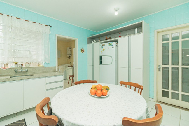 Casa com 3 Quartos à Venda, 186 m² em Passo Da Areia - Porto Alegre