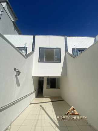 Casa com 3 Quartos à Venda,  em Santana Do Paraíso