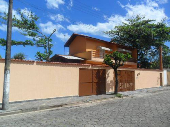 Casa com 3 Quartos para Temporada, 600 m² em Belmira Novaes - Peruíbe