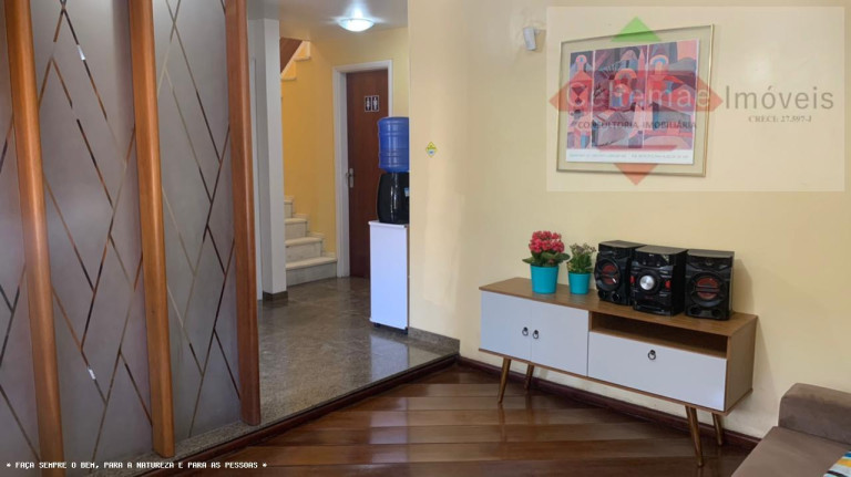 Imagem Casa com 4 Quartos à Venda, 225 m² em Centro - Taubaté Imagem Casa com 4 Quartos à Venda, 225 m² em Centro - Taubaté