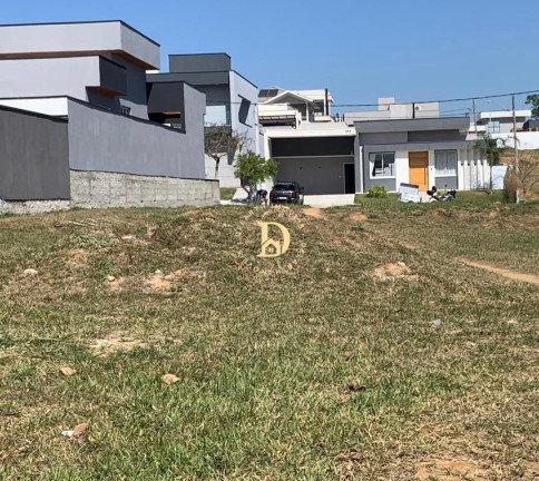 Terreno à Venda, 340 m² em Bairro Do Grama - Caçapava
