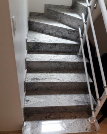 Imagem Sobrado com 4 Quartos à Venda, 175 m² em Vila Monumento - São Paulo