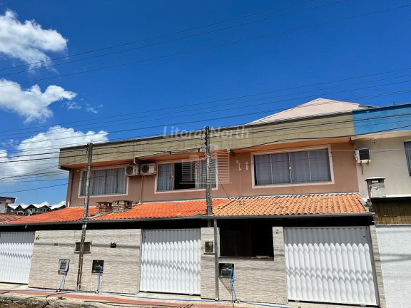 Sobrado com 2 Quartos à Venda, 64 m² em Cordeiros - Itajaí