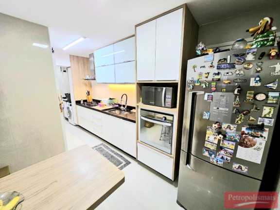 Imagem Apartamento com 2 Quartos à Venda, 74 m² em Quitandinha - Petrópolis Imagem Apartamento com 2 Quartos à Venda, 74 m² em Quitandinha - Petrópolis