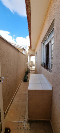 Imagem Casa com 3 Quartos à Venda, 250 m² em São Carlos