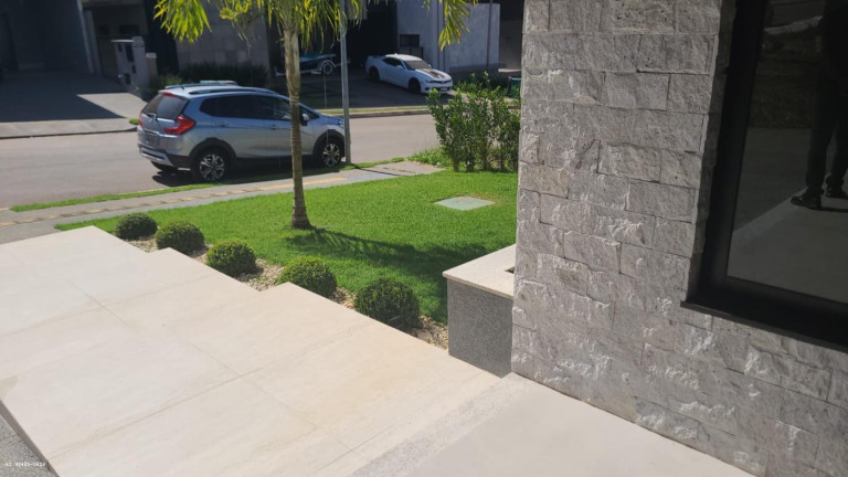 Imagem Casa com 3 Quartos à Venda, 221 m² em Residencial Goiânia Golfe Clube - Goiânia Imagem Casa com 3 Quartos à Venda, 221 m² em Residencial Goiânia Golfe Clube - Goiânia