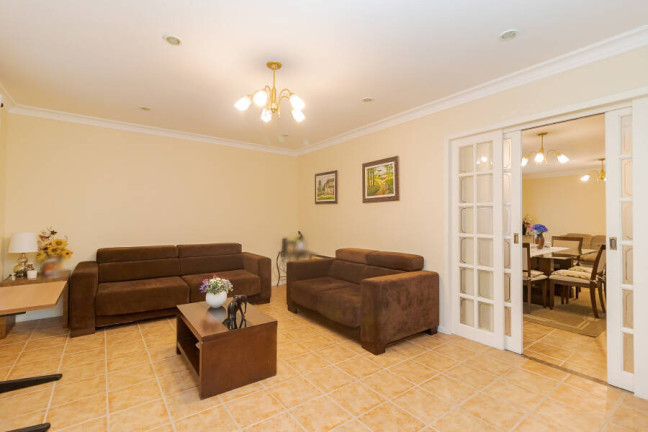 Imagem Casa com 3 Quartos à Venda, 140 m² em Guaíra - Curitiba