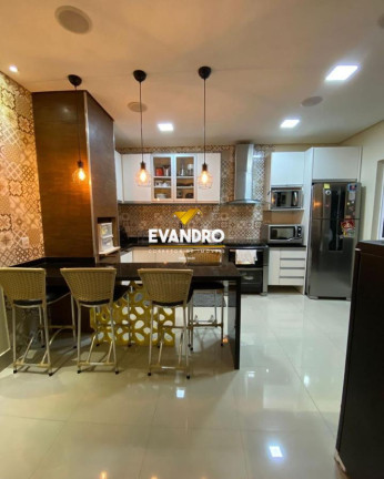Imagem Casa com 4 Quartos à Venda, 190 m² em Santa Cruz - Cuiabá Imagem Casa com 4 Quartos à Venda, 190 m² em Santa Cruz - Cuiabá