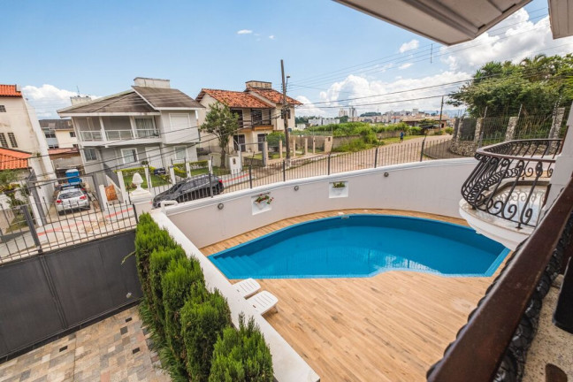 Imagem Casa com 4 Quartos à Venda, 470 m² em Abraão - Florianópolis Imagem Casa com 4 Quartos à Venda, 470 m² em Abraão - Florianópolis