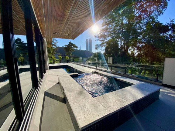 Imagem Sobrado com 4 Quartos à Venda, 432 m² em Barra - Balneário Camboriú Imagem Sobrado com 4 Quartos à Venda, 432 m² em Barra - Balneário Camboriú