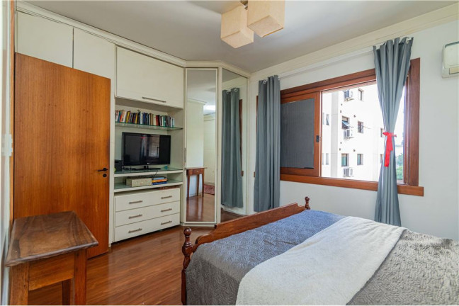 Imagem Imóvel com 2 Quartos à Venda, em Rio Branco - Porto Alegre Imagem Imóvel com 2 Quartos à Venda, em Rio Branco - Porto Alegre
