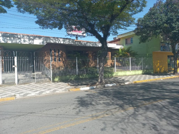 Casa com 3 Quartos para Alugar, 400 m² em Centro - Suzano