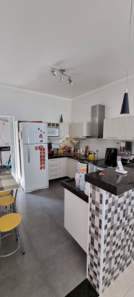 Imagem Casa com 3 Quartos à Venda, 272 m² em São Carlos