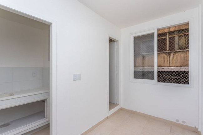 Imagem Imóvel com 1 Quarto à Venda, 23 m² em Centro Histórico - Porto Alegre Imagem Imóvel com 1 Quarto à Venda, 23 m² em Centro Histórico - Porto Alegre