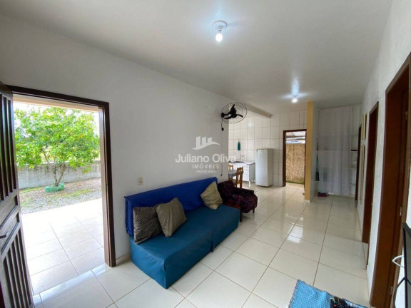 Imagem Casa com 2 Quartos à Venda, 64 m² em Barra Do Sai - Itapoá