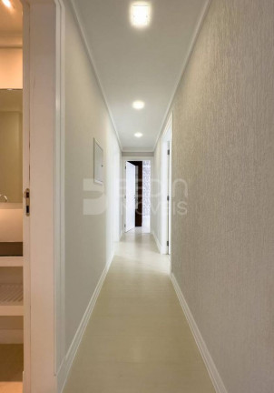 Imagem Apartamento com 3 Quartos à Venda, 138 m² em Centro - Balneário Camboriú Imagem Apartamento com 3 Quartos à Venda, 138 m² em Centro - Balneário Camboriú