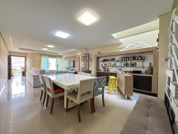 Imagem Casa com 3 Quartos à Venda, 220 m² em Vila Scarpelli - Santo André Imagem Casa com 3 Quartos à Venda, 220 m² em Vila Scarpelli - Santo André