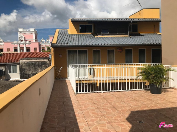 Imagem Casa com 8 Quartos à Venda, 165 m² em Lagoa Da Conceição - Florianópolis Imagem Casa com 8 Quartos à Venda, 165 m² em Lagoa Da Conceição - Florianópolis
