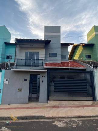 Sobrado com 3 Quartos à Venda, 135 m² em Santo Amaro - Campo Grande