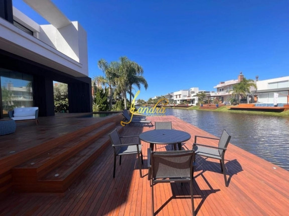 Imagem Casa de Condomínio com 5 Quartos à Venda, 351 m² em Centro - Xangri-la