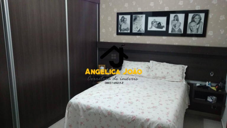 Imagem Casa com 3 Quartos à Venda, 178 m² em Vila Sao Jorge - São Vicente Imagem Casa com 3 Quartos à Venda, 178 m² em Vila Sao Jorge - São Vicente