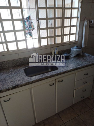 Sobrado com 3 Quartos à Venda, 180 m² em São Benedito - Uberaba