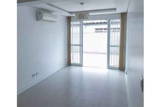 Imagem Apartamento com 2 Quartos à Venda, 87 m² em Santana - Porto Alegre