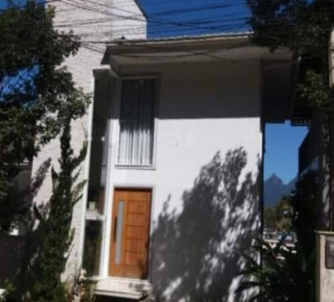 Imagem Casa com 4 Quartos à Venda, 380 m² em Tijuca - Teresópolis Imagem Casa com 4 Quartos à Venda, 380 m² em Tijuca - Teresópolis