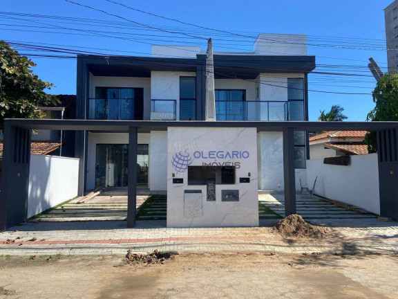 Sobrado com 3 Quartos à Venda, 122 m² em Centro - Penha