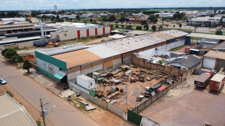 Imagem Terreno à Venda, 825 m² em Setor Industrial Sul - Sinop Imagem Terreno à Venda, 825 m² em Setor Industrial Sul - Sinop