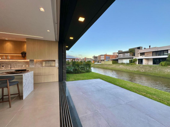 Imagem Casa com 5 Quartos à Venda, 385 m² em Condominio Capao Ilhas Resort - Capão Da Canoa Imagem Casa com 5 Quartos à Venda, 385 m² em Condominio Capao Ilhas Resort - Capão Da Canoa