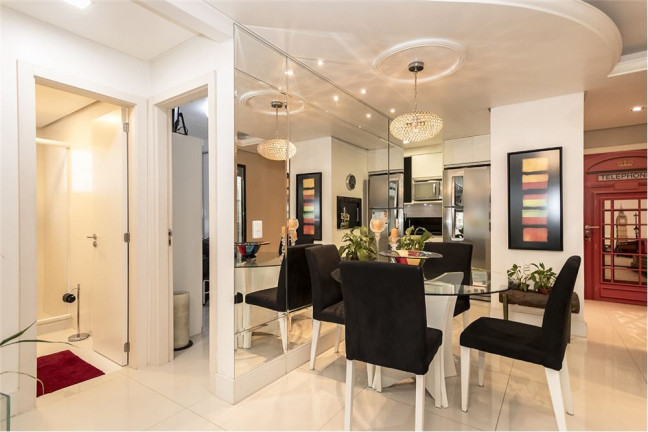 Imagem Imóvel com 2 Quartos à Venda, em Petrópolis - Porto Alegre Imagem Imóvel com 2 Quartos à Venda, em Petrópolis - Porto Alegre