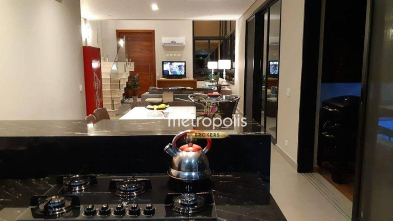 Imagem Sobrado com 4 Quartos à Venda, 230 m² em Condomínio Recanto Da Lagoinha - Ubatuba Imagem Sobrado com 4 Quartos à Venda, 230 m² em Condomínio Recanto Da Lagoinha - Ubatuba