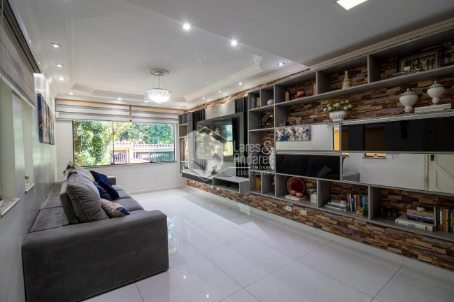 Casa com 3 Quartos à Venda, 231 m² em Parque São Domingos - São Paulo