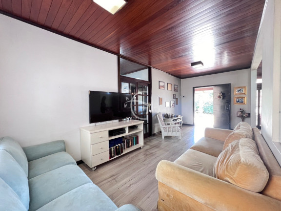Imagem Casa com 3 Quartos à Venda, em Anita Garibaldi - Joinville Imagem Casa com 3 Quartos à Venda, em Anita Garibaldi - Joinville