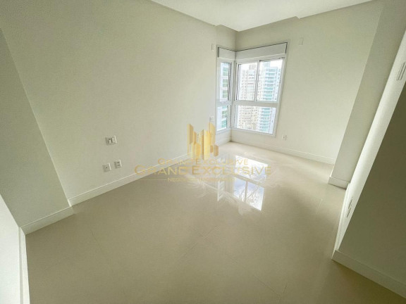 Imagem Apartamento com 3 Quartos à Venda, 121 m² em Centro - Balneário Camboriú Imagem Apartamento com 3 Quartos à Venda, 121 m² em Centro - Balneário Camboriú
