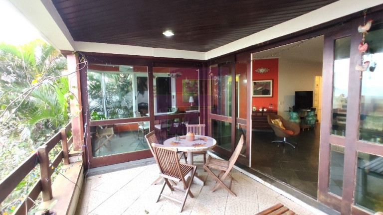 Sobrado com 4 Quartos à Venda, 808 m² em Enseada - Guarujá
