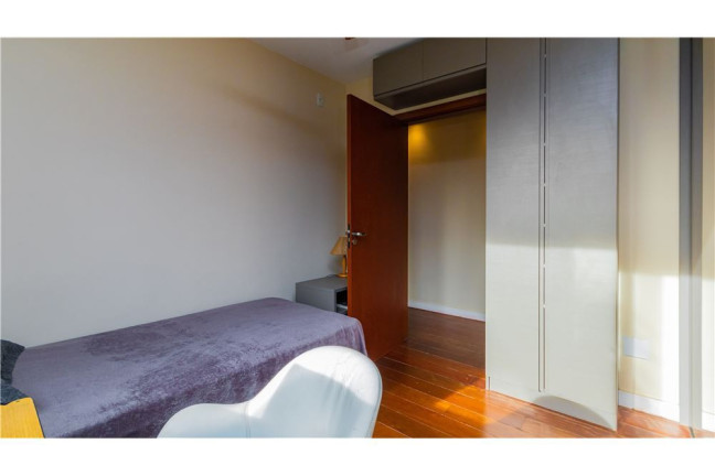 Imagem Imóvel com 4 Quartos à Venda,  em Menino Deus - Porto Alegre
