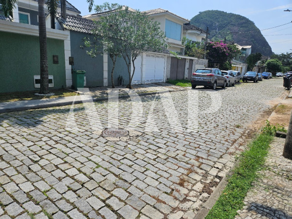 Imagem Casa com 3 Quartos à Venda, 270 m² em Vargem Pequena - Rio De Janeiro Imagem Casa com 3 Quartos à Venda, 270 m² em Vargem Pequena - Rio De Janeiro