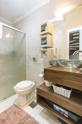 Imagem Casa com 3 Quartos à Venda, 285 m² em Jardim Itu - Porto Alegre Imagem Casa com 3 Quartos à Venda, 285 m² em Jardim Itu - Porto Alegre