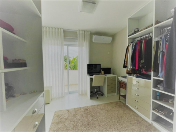 Imagem Casa com 3 Quartos à Venda, 387 m²